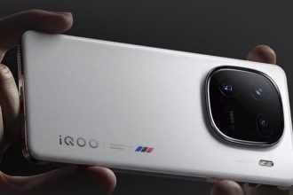 iQOO 13 halo light ring design